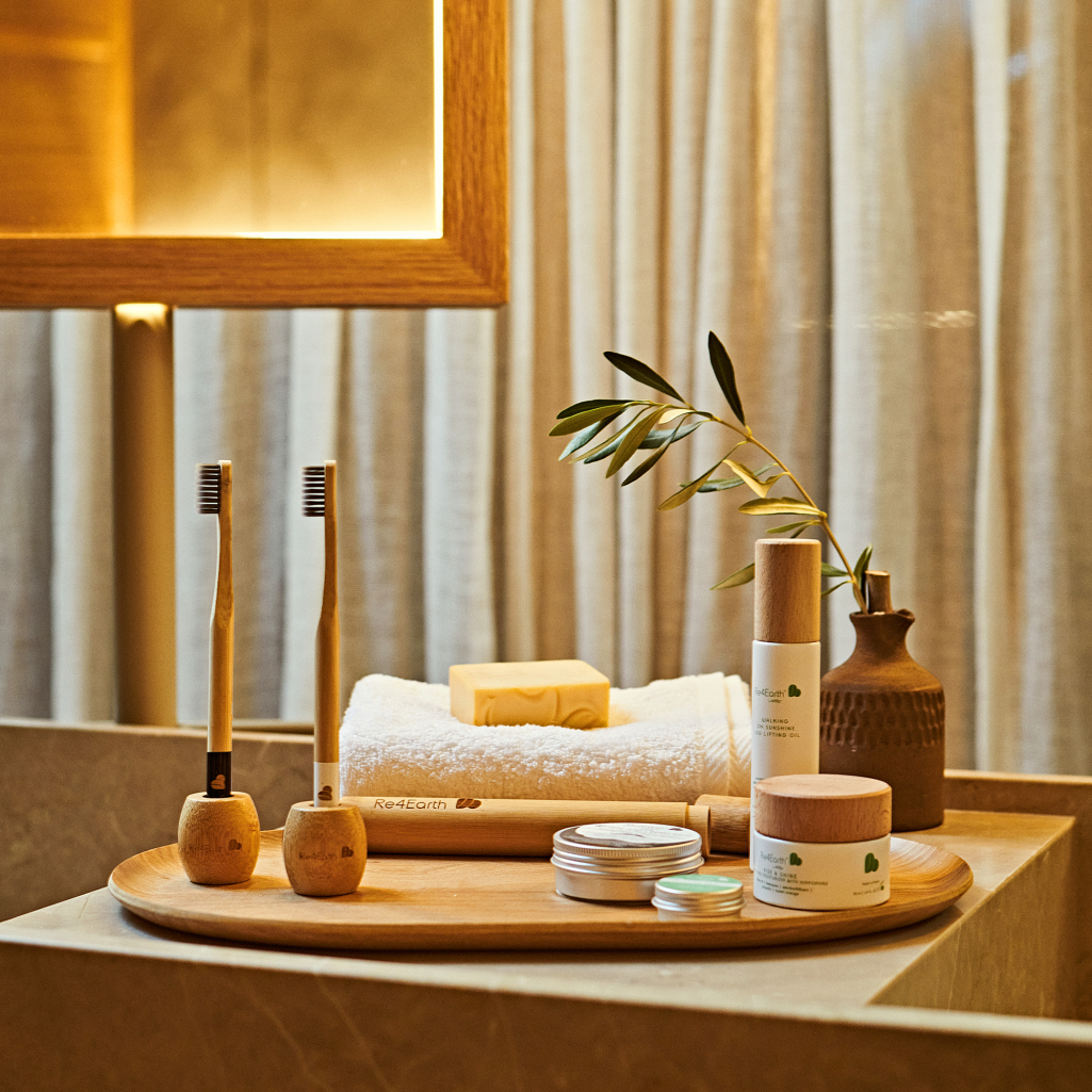 Η Re4Earth® κυκλοφορεί νέα signature συλλογή clean beauty, σε συνεργασία με την Kear