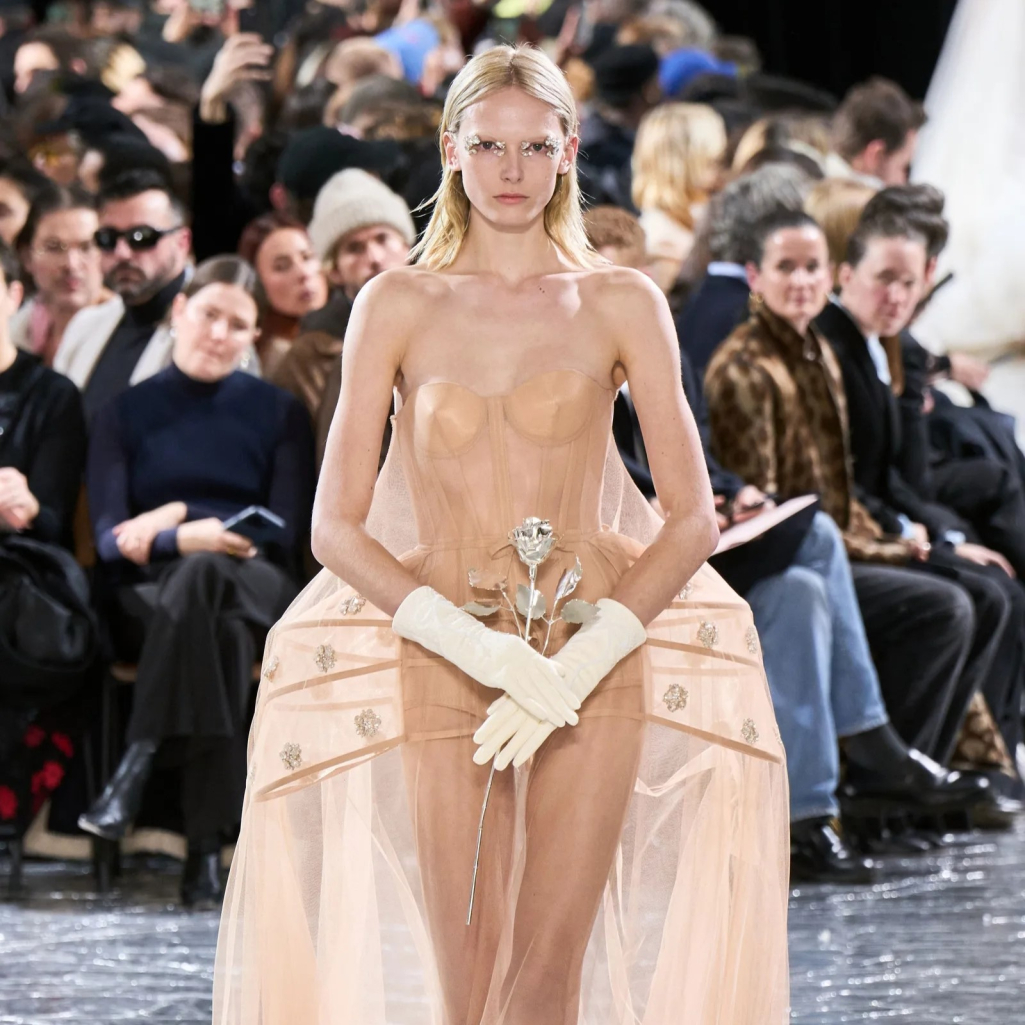 Jean Paul Gaultier by Simone Rocha Couture Spring 2024: Όταν η ιδιοφυΐα συναντά τον θρύλο