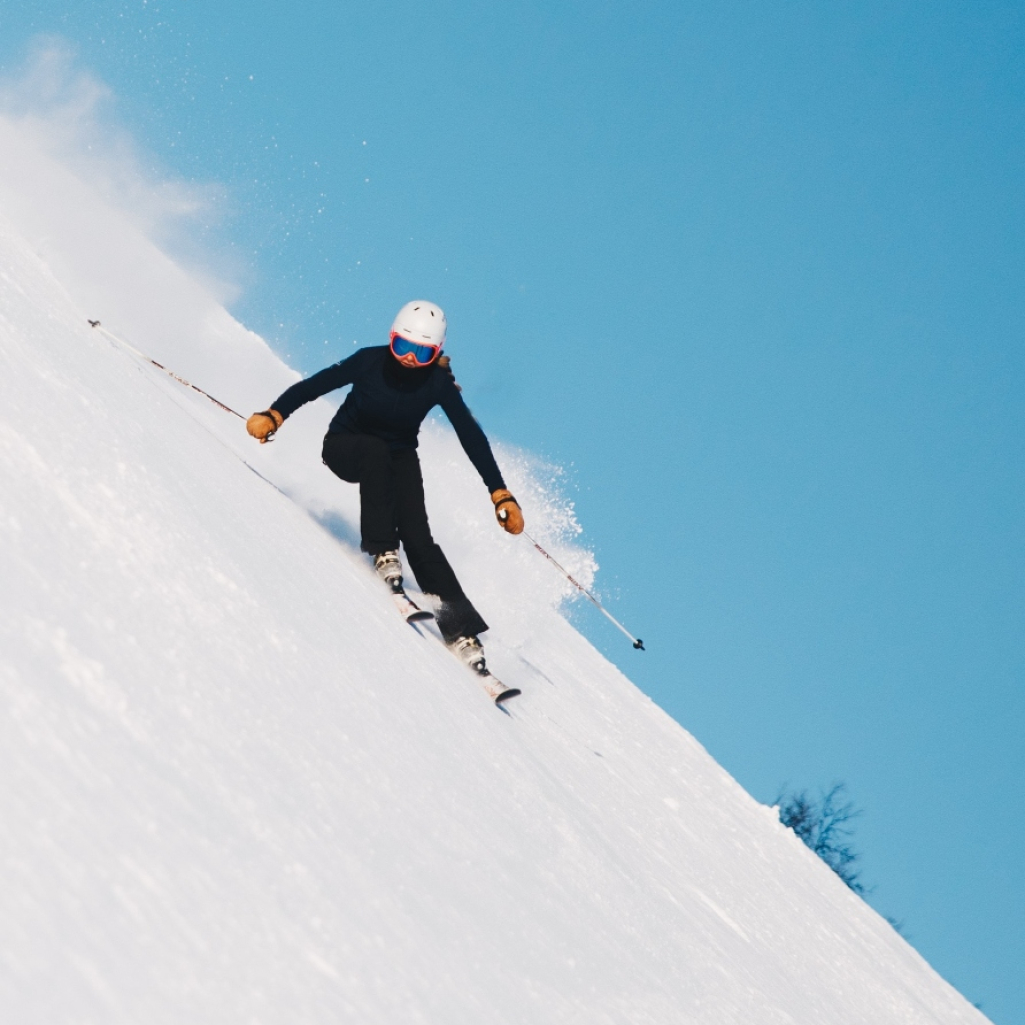 Οι σκιέρ αφήνουν «παντοτινά χημικά» στις πίστες ski, σύμφωνα με νέα μελέτη 
