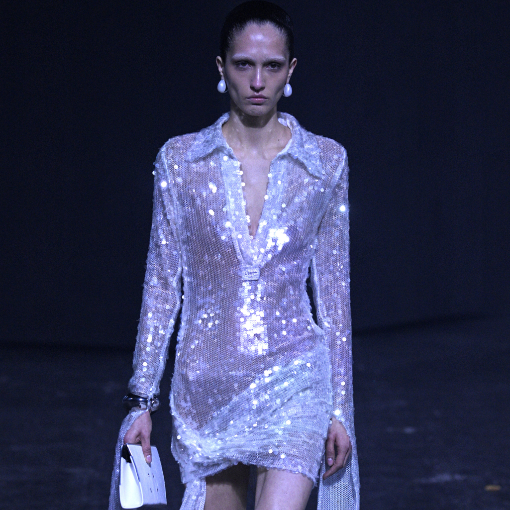 Paris Fashion Week: Η sci-fi συλλογή της Coperni και η φουτουριστική παραγωγή της Mugler