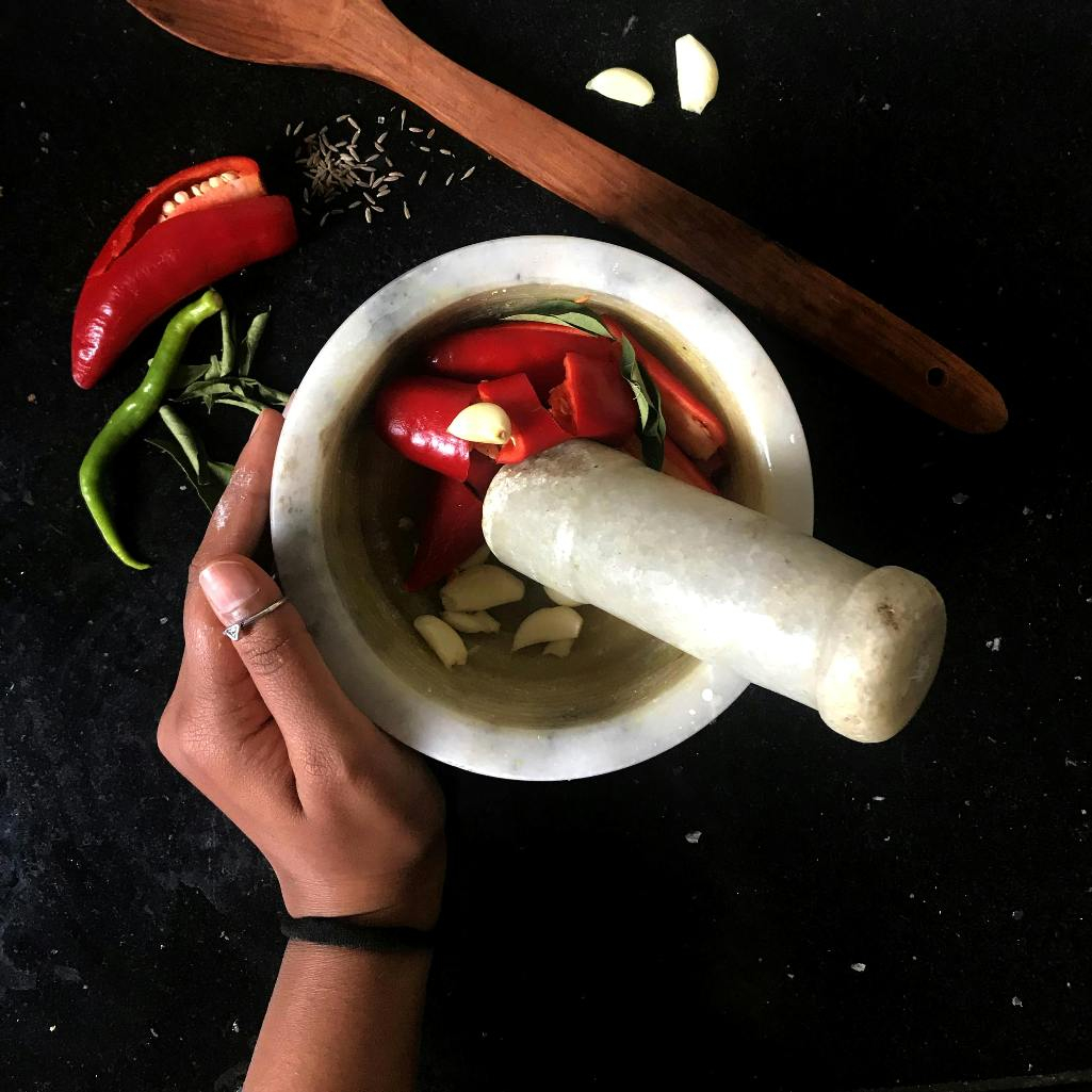 Hot Spicy Food Challenge: Όλα όσα πρέπει να γνωρίζεις για τη νέα επικίνδυνη τάση του TikTok