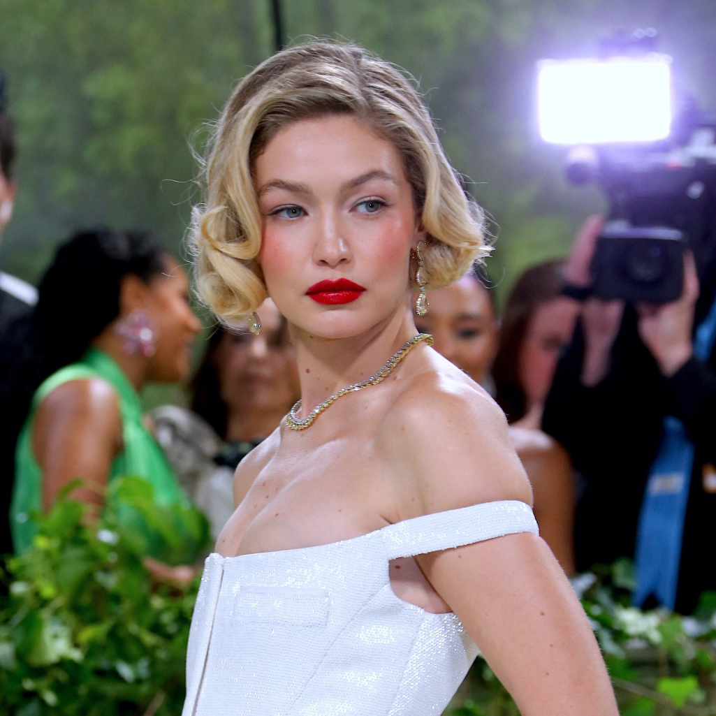 Η Τζίτζι Χαντίντ έδωσε την πιο όμορφη απάντηση σε κοριτσάκι που τη ρώτησε «πώς έγινε τόσο όμορφη»