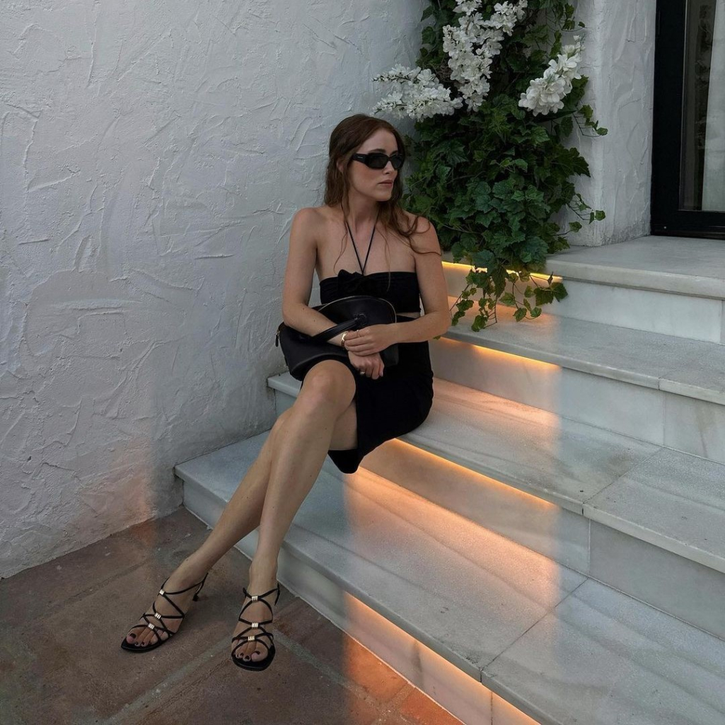 Το μαύρο είναι καλοκαιρινό χρώμα - 4 κομψά looks που θα σε πείσουν