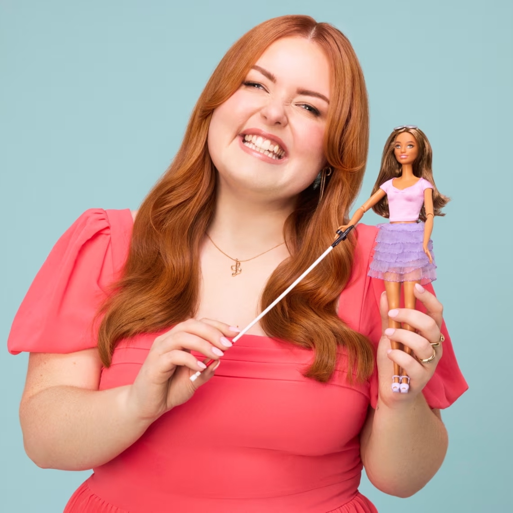 Η Mattel λάνσαρε την πρώτη τυφλή κούκλα Barbie – Πώς δημιουργήθηκε