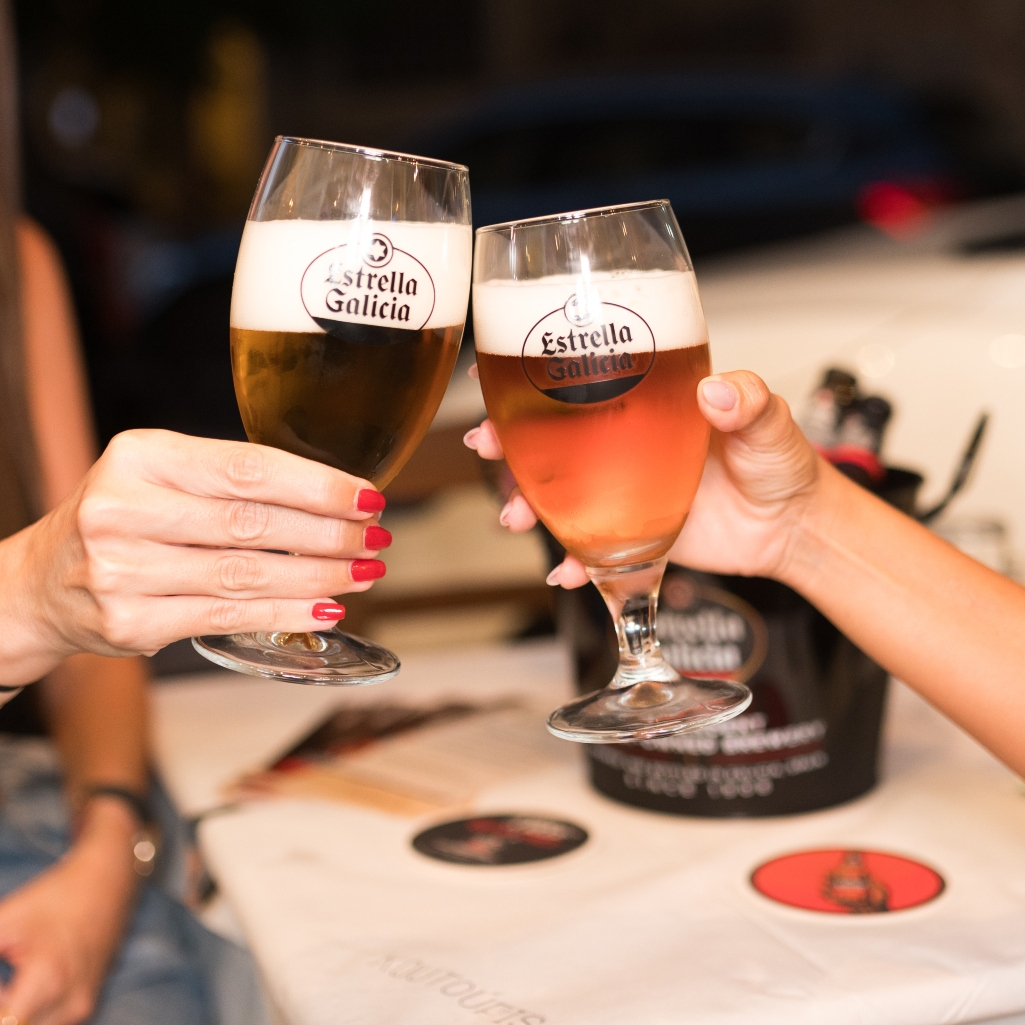 Βραδιά αγώνα στον Koutoufi με παγωμένες μπίρες Estrella Galicia