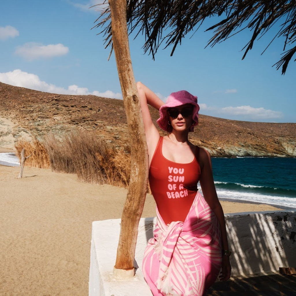 H Μελίνα Πίσπα της Sun of a Beach μιλάει για τις καλοκαιρινές της αναμνήσεις