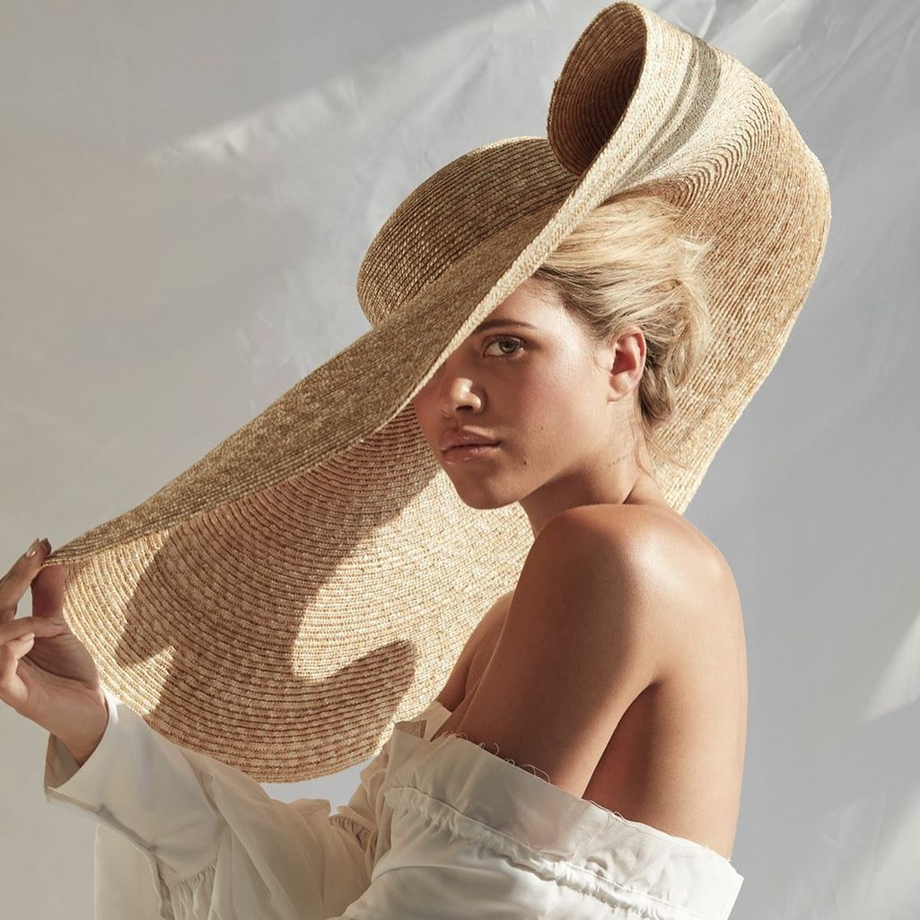 Summer Updos: Τα all-day hairstyles που αναβαθμίζουν σε χρόνο dt κάθε εμφάνιση