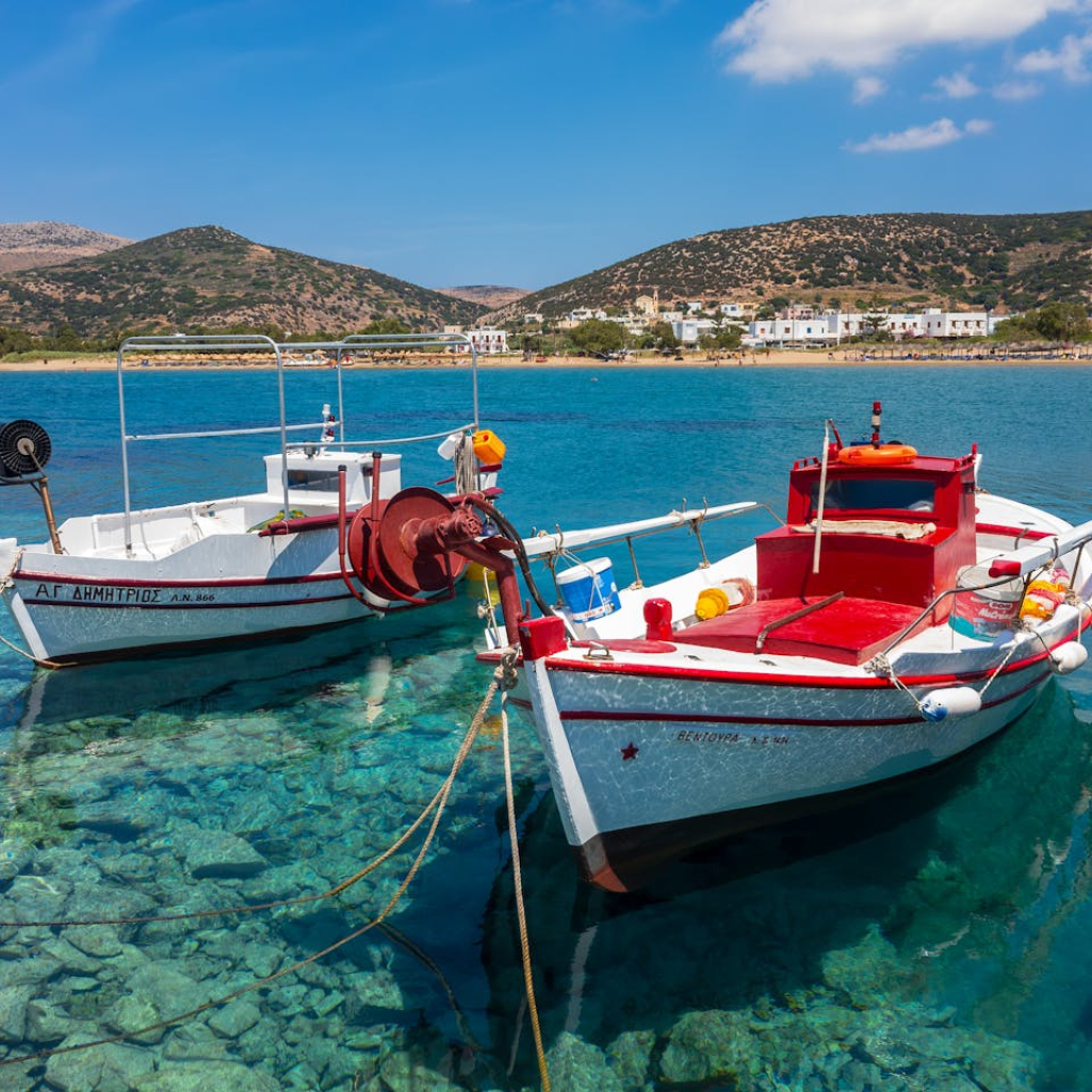 7 «ψαγμένα» ελληνικά νησιά για διακοπές μακριά από τα πάντα