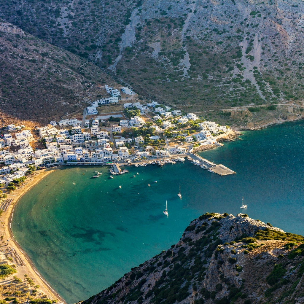 Οι πιο ωραίες παραλίες στη Σίφνο και τα μέρη που αξίζει να επισκεφθείς στο νησί