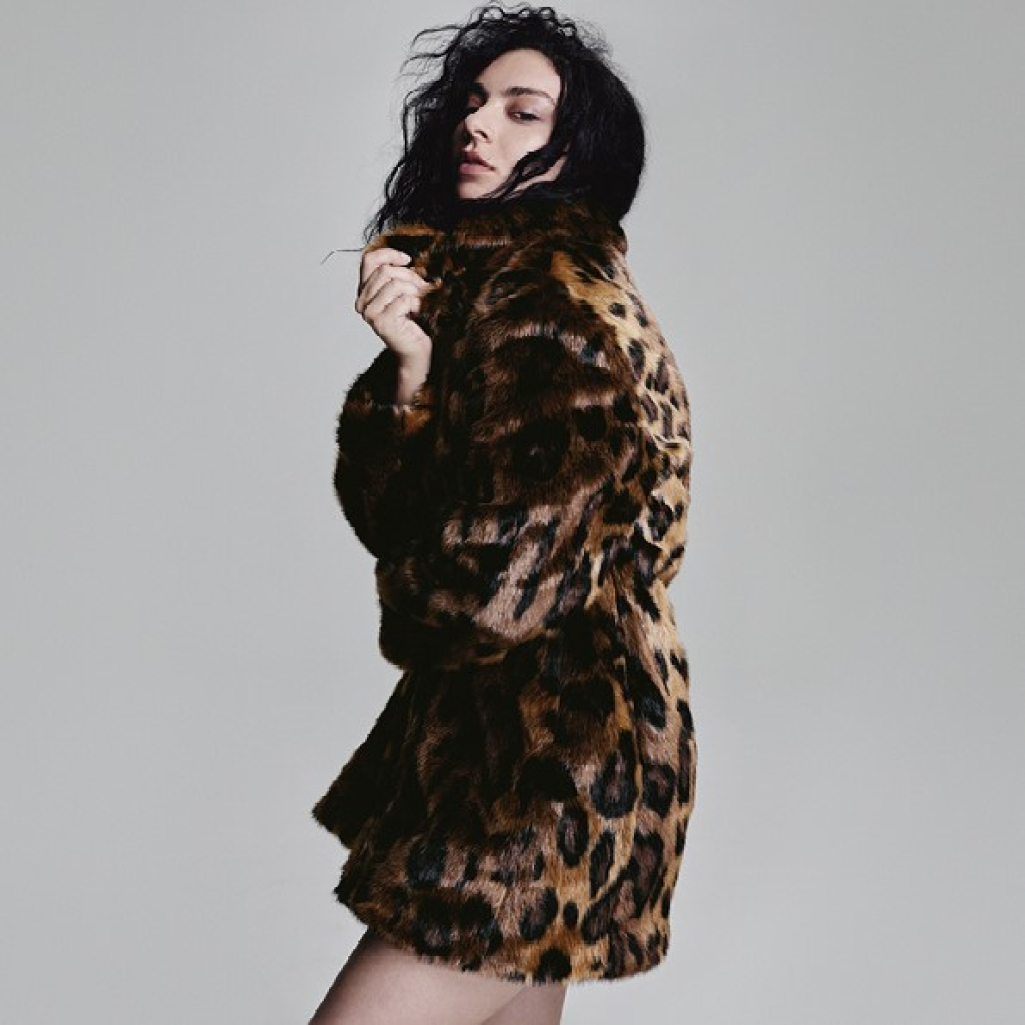 Η H&M ανανεώνει την αίσθηση της μόδας της με την καμπάνια A/W 2024 στην οποία πρωταγωνιστούν οι Charli xcx, Arca, Lila Moss, Loli Bahia, Sage Elsesser και Sega Bodega