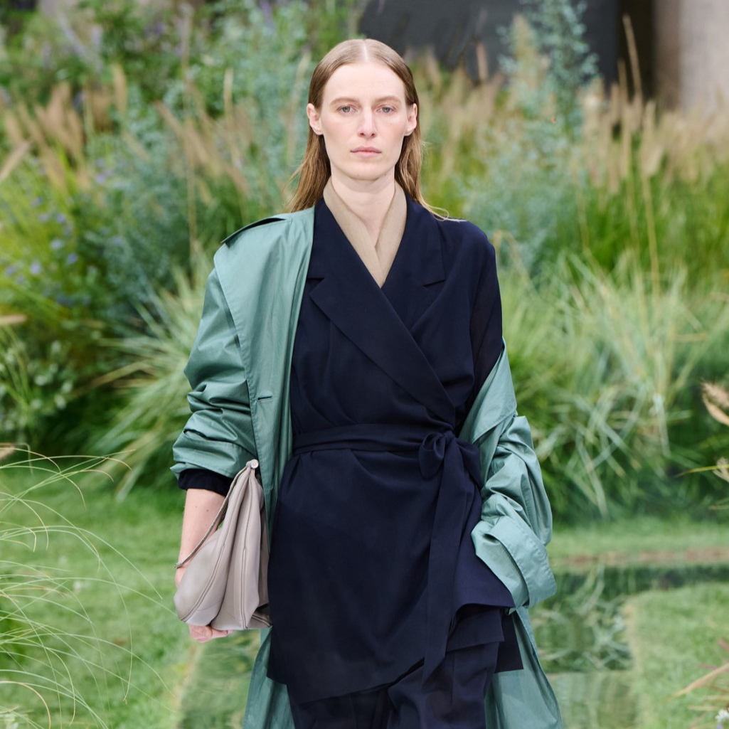Milan Fashion Week: H BOSS αφήνει το CorpCore κοστούμι και βγαίνει «εκτός γραφείου»
