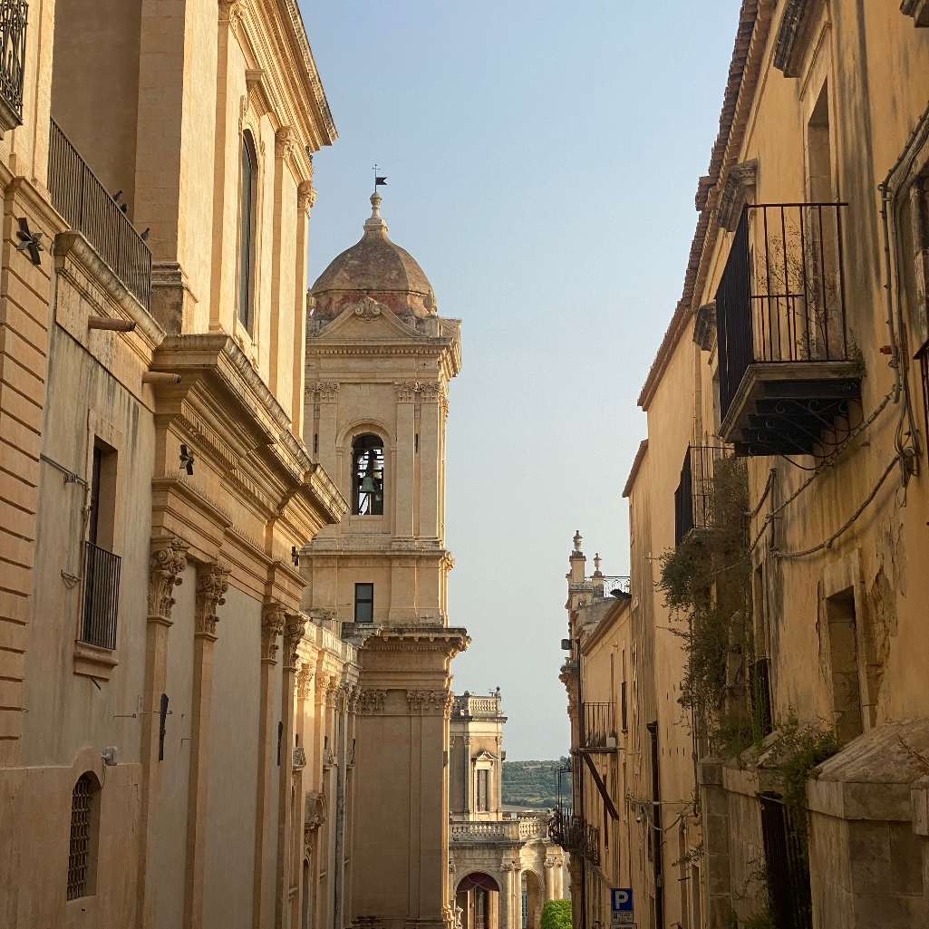 Roadtrip στη Σικελία: Πλούσια ιστορία, αυθεντικές γεύσεις και εικόνες που σε αποζημιώνουν