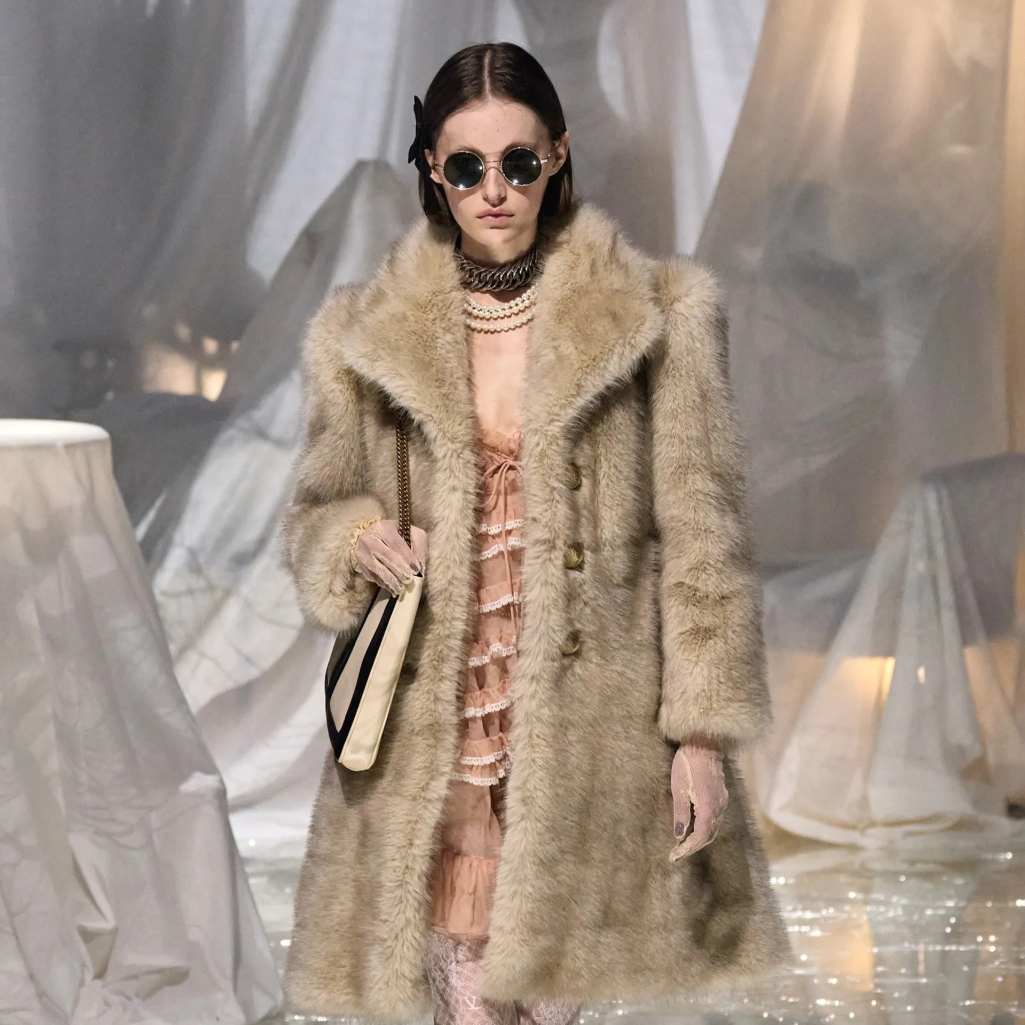 Paris Fashion Week: Ο Μικέλε του Valentino, η οφθαλμαπάτη της Loewe και η προσπάθεια του Alexander McQueen