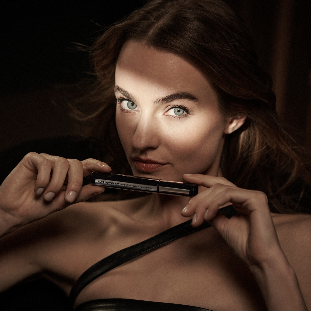 Η εμβληματική συλλογή Caviar της θρυλικής makeup artist, Laura Mercier, «επιστρέφει» με νέες συνθέσεις