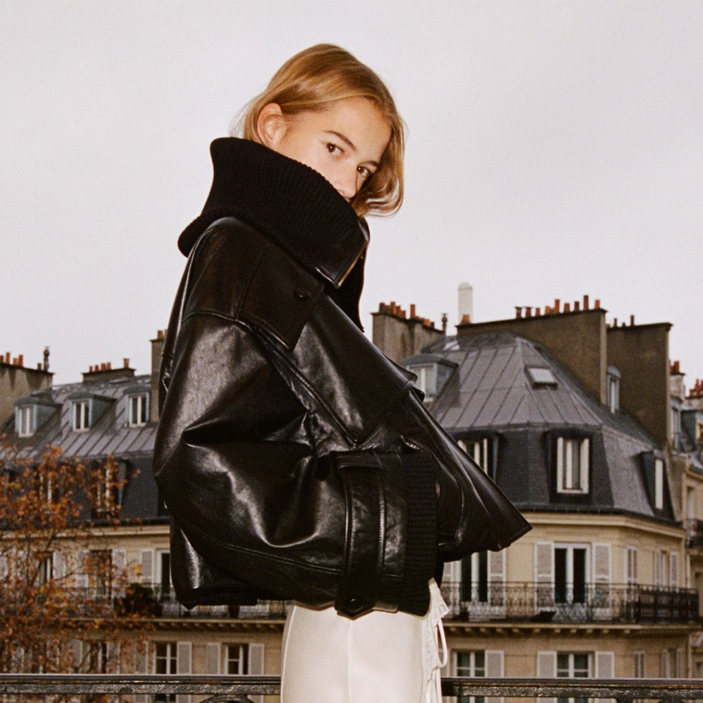 Chloé Winter 2024: Μια συλλογή που παντρεύει την κομψότητα με τη διαχρονικότητα, διαθέσιμη αποκλειστικά στα καταστήματα Luisa World