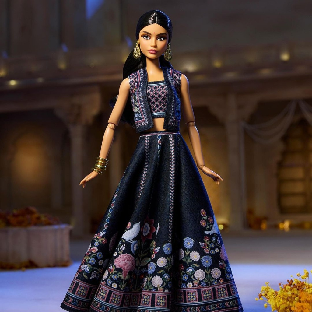 Η νέα Barbie της Mattel είναι Ινδή και είναι αφιερωμένη στο μεγαλύτερο φεστιβάλ της χώρας