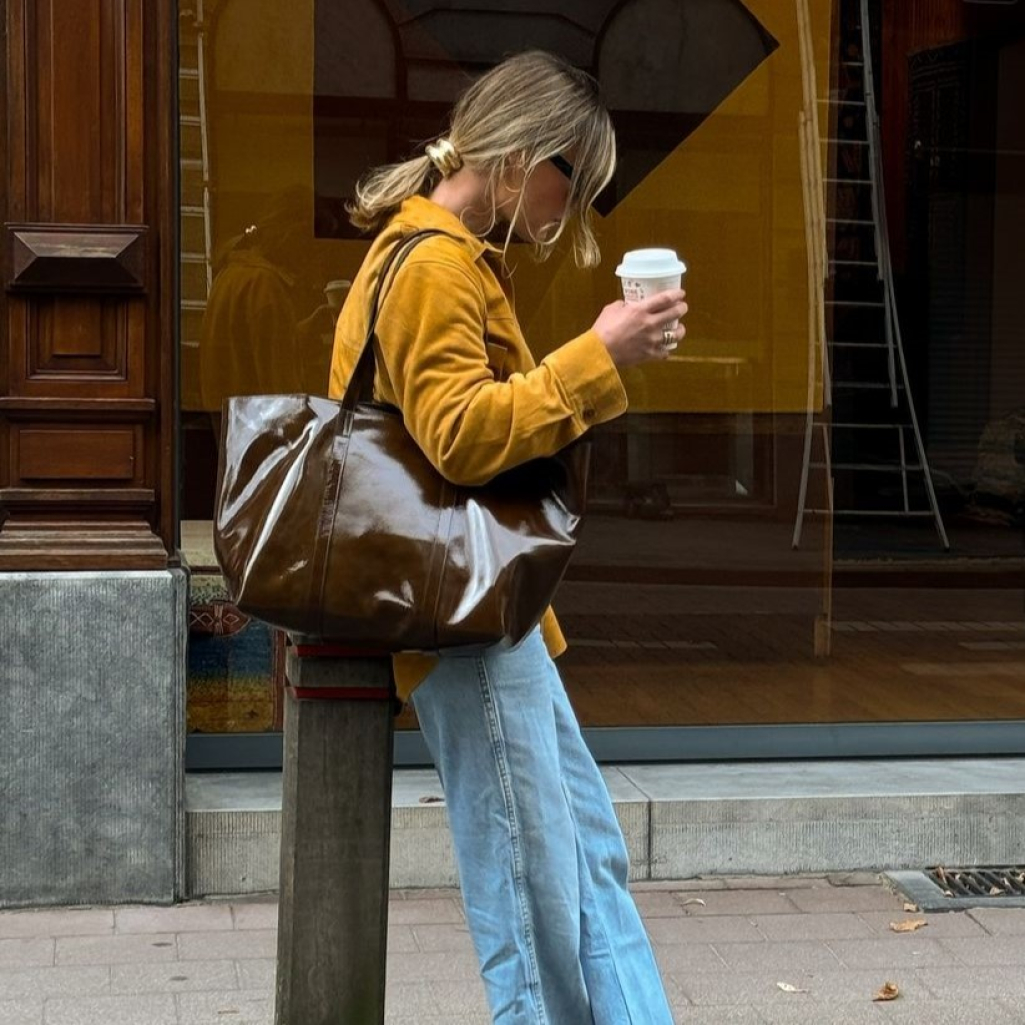 Shopping Alert: Το νέο must χρώμα στα μποτάκια, που θέλεις στη ντουλάπα σου