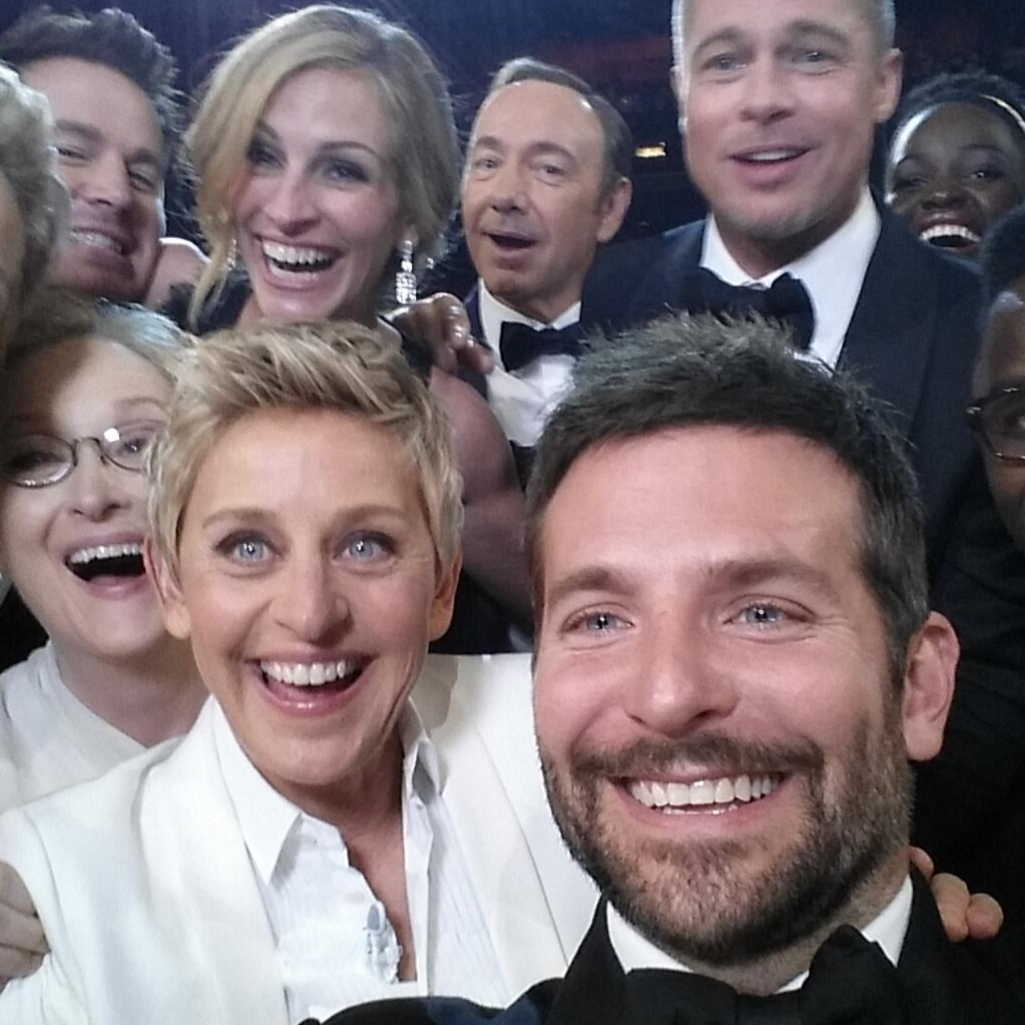 Είναι η πιο διάσημη selfie των Όσκαρ «καταραμένη»; Τα σκάνδαλα και οι χωρισμοί που ήρθαν αντιμέτωποι οι σταρ της φωτογραφίας