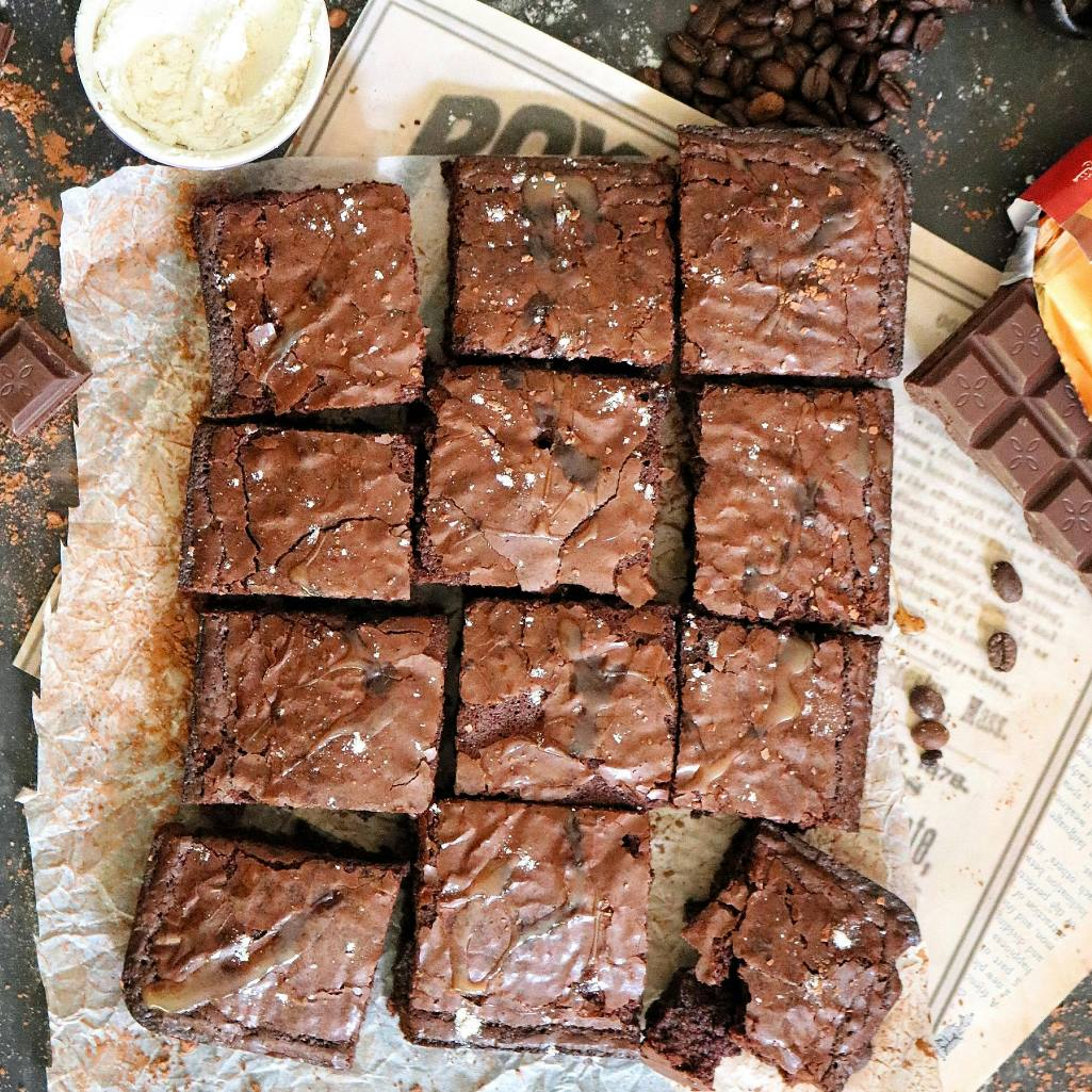 Πεντανόστιμα vegan brownies χωρίς ψήσιμο
