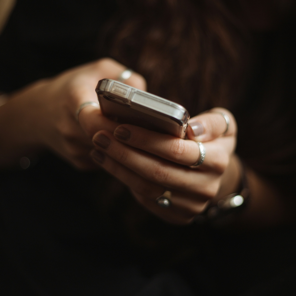 Πώς μπορείτε να κρύψετε εφαρμογές του iPhone σας από τα αδιάκριτα μάτια