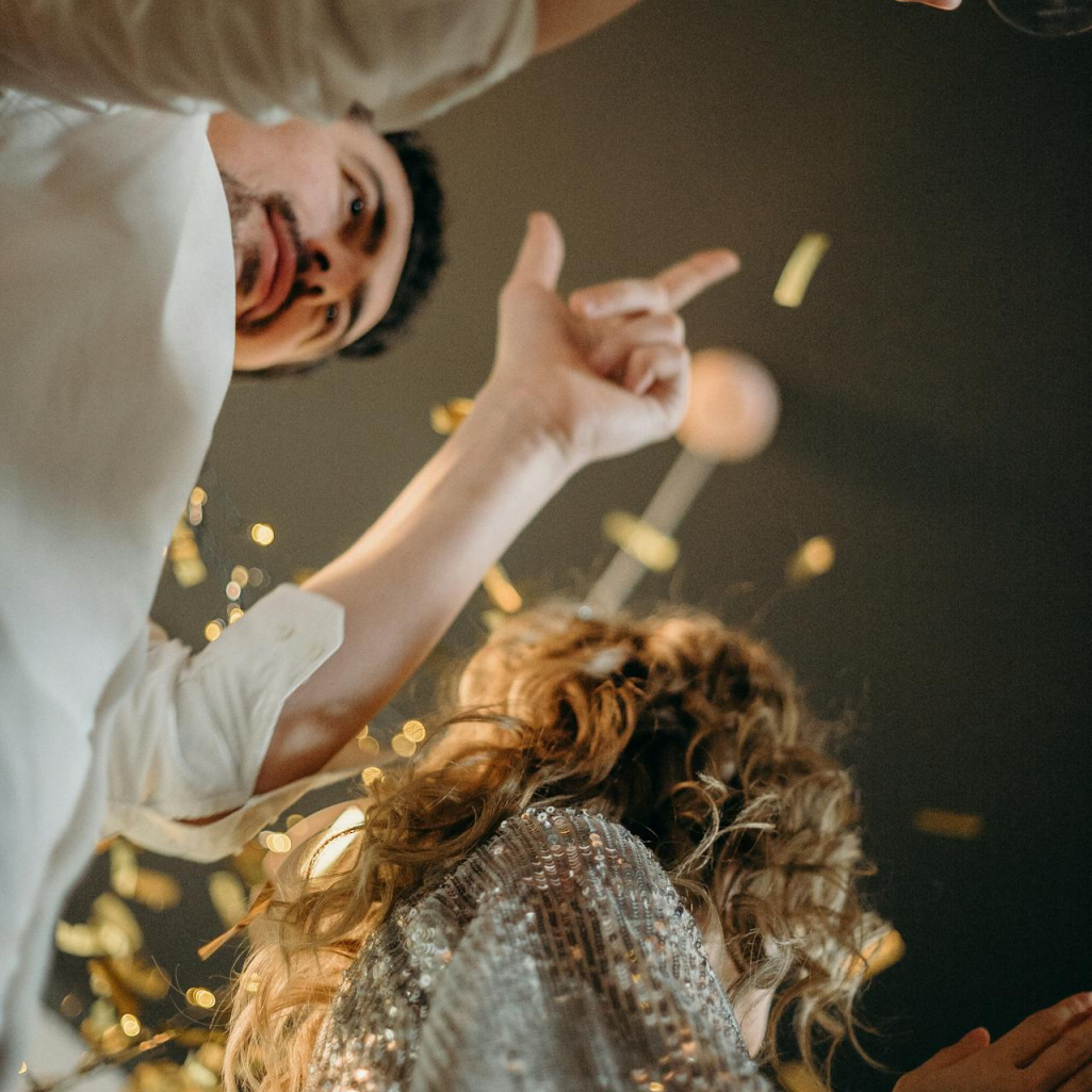 "Happy end" στο παρά πέντε: Τα ζώδια που θα δουν τη ζωή τους να αλλάζει λίγο πριν βγει το 2024