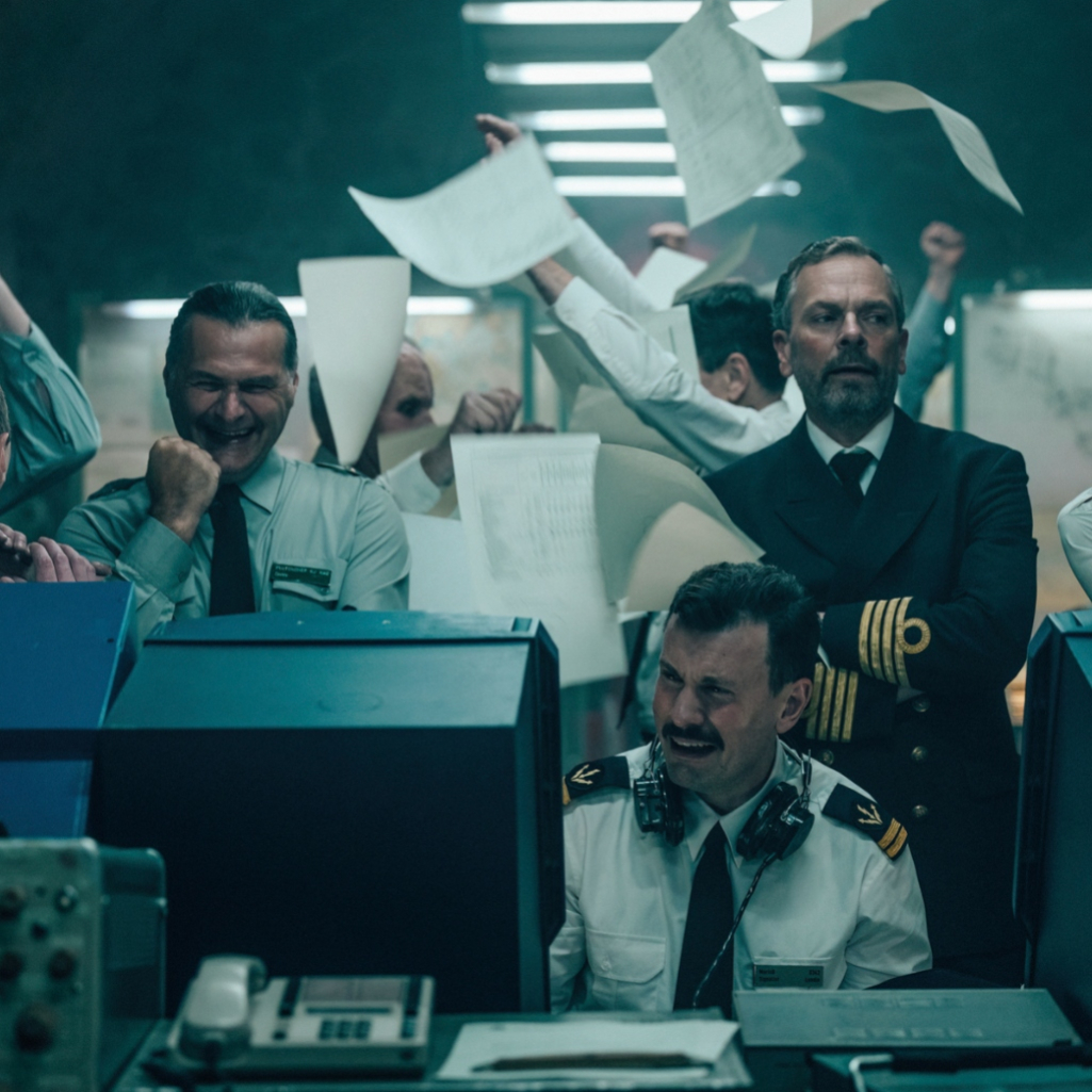 “Ουίσκι με Πάγο”: Η νέα σατιρική σειρά της Disney+ για τον Ψυχρό Πόλεμο