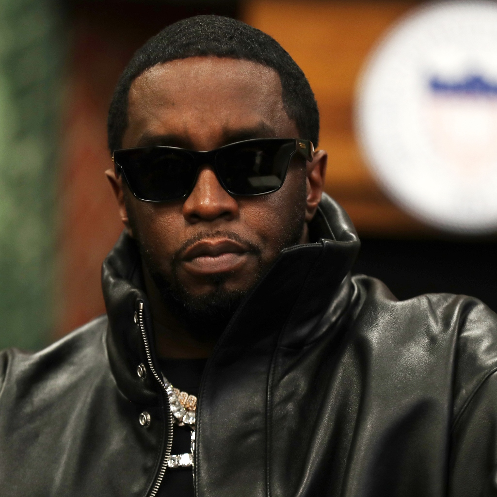 Diddy: Όσο περιμένει τη δίκη του, μοίρασε μηνύσεις για το ντοκιμαντέρ «Diddy: Rise Of A Bad Boy». Ζητά 100 εκατ. δολάρια για συκοφαντική δυσφήμιση