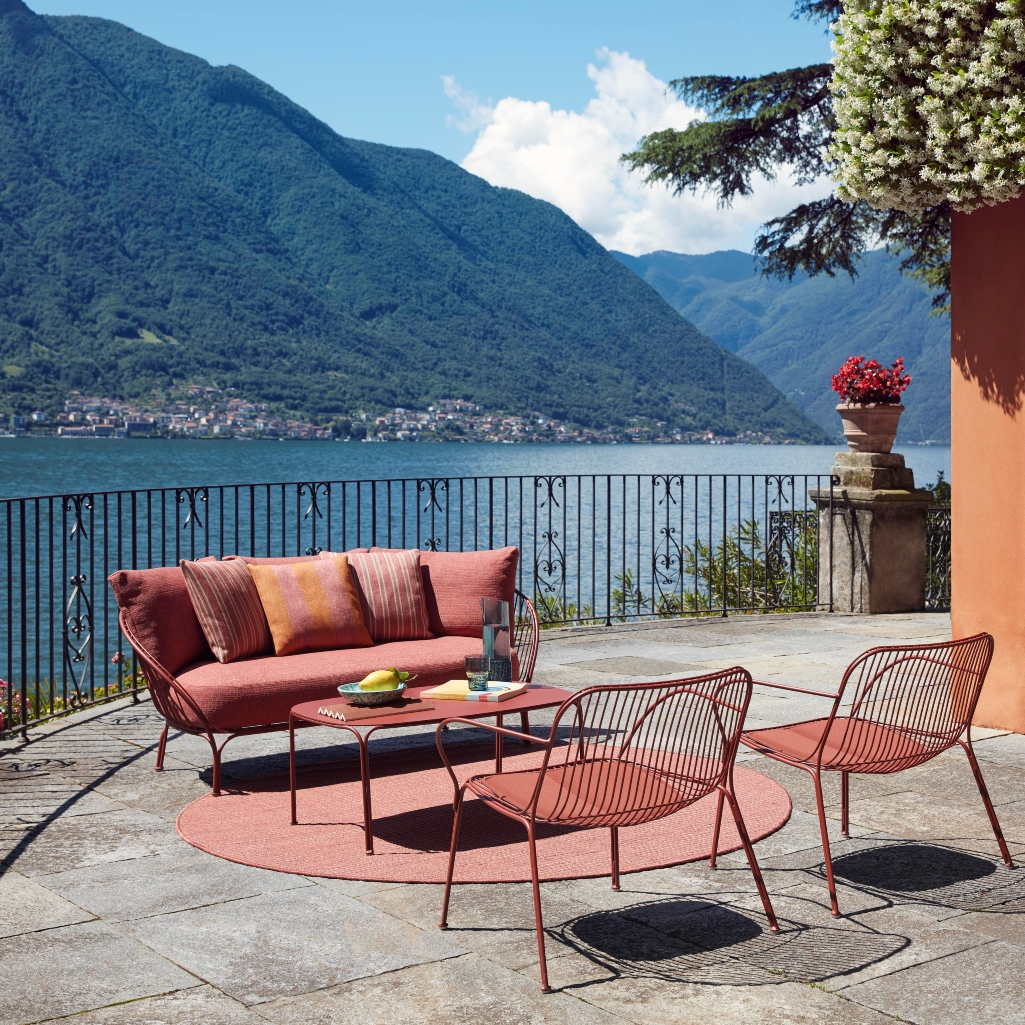 Η Kartell επαναπροσδιορίζει την έννοια του επίπλου με τη νέα συλλογή H.H.H. Her Highest Highness 