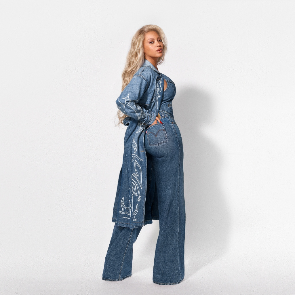 Beyoncé και Levi’s ® και πάλι μαζί, στο REIIMAGINE με τη συλλογή Pool Hall