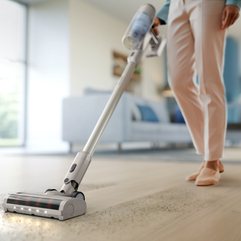 Η PHILIPS και η H&M σου κάνουν δώρο την ασύρματη σκούπα stick PHILIPS XC3031 που γίνεται και σκουπάκι χειρός 2 σε 1, ώστε το καθάρισμα να γίνει παιχνιδάκι!