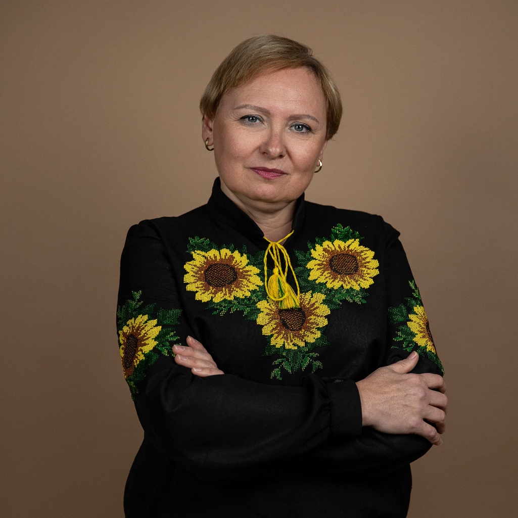 Galina Kotsiur: "Υπάρχουν πολλές ανισότητες για τις γυναίκες στην Ουκρανία. Νομίζω ότι δεν θα περάσει τόσο γρήγορα, χρειάζονται ακόμα 50 χρόνια για να αλλάξει αυτό"