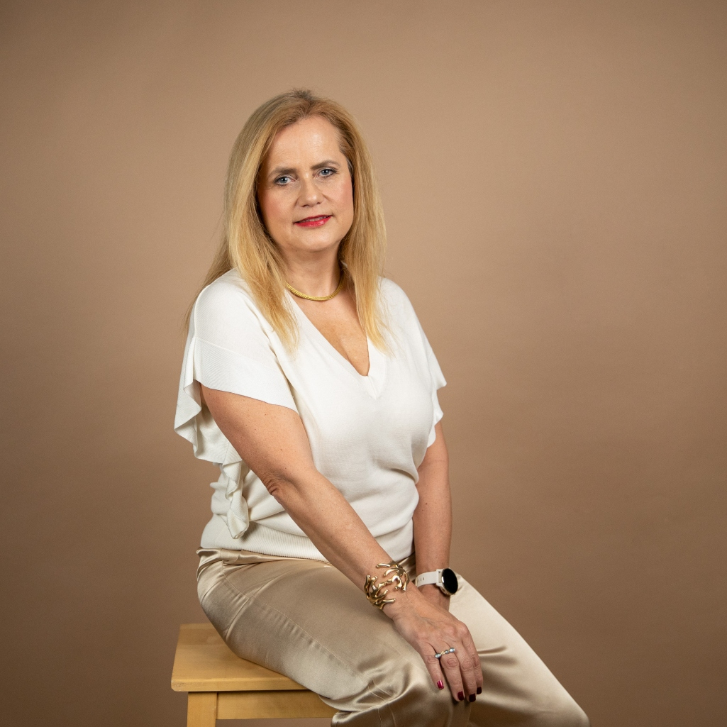 Katalin Antal Panayotopoulos: “Στην Ουγγαρία, τονίζεται ο παραδοσιακός ρόλος της γυναίκας ως η φροντίδα στο σπίτι"