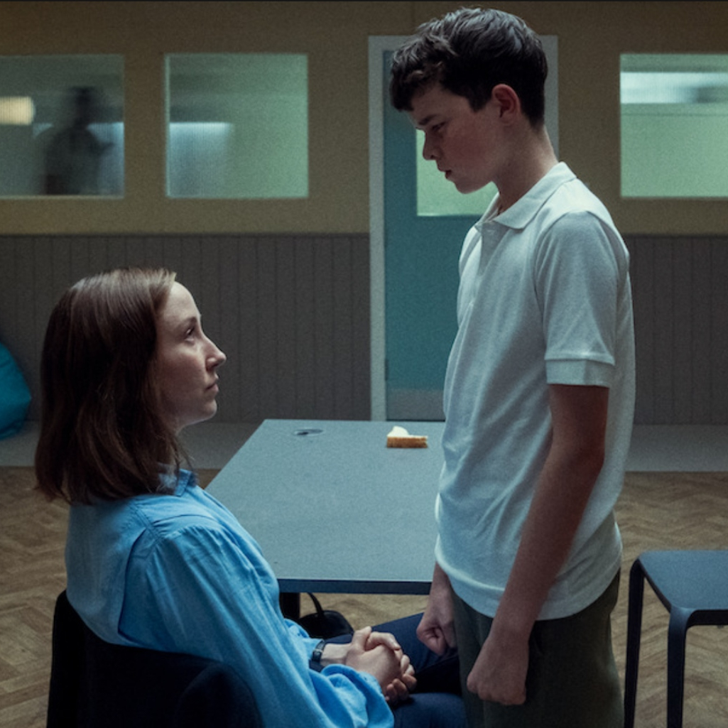 Η επιτυχία συνεχίζεται: Το “Adolescence” έγινε η 4η πιο δημοφιλής αγγλόφωνη σειρά στο Netflix
