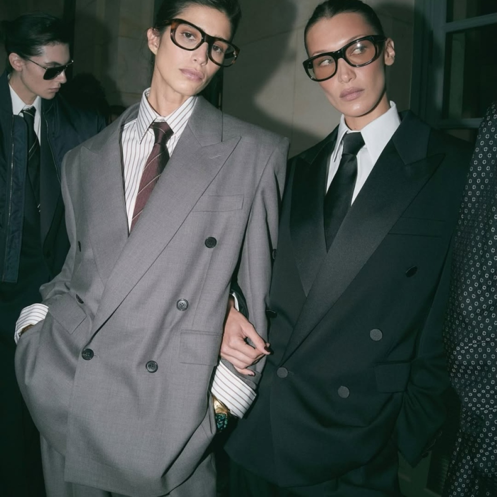 Bella Hadid tie