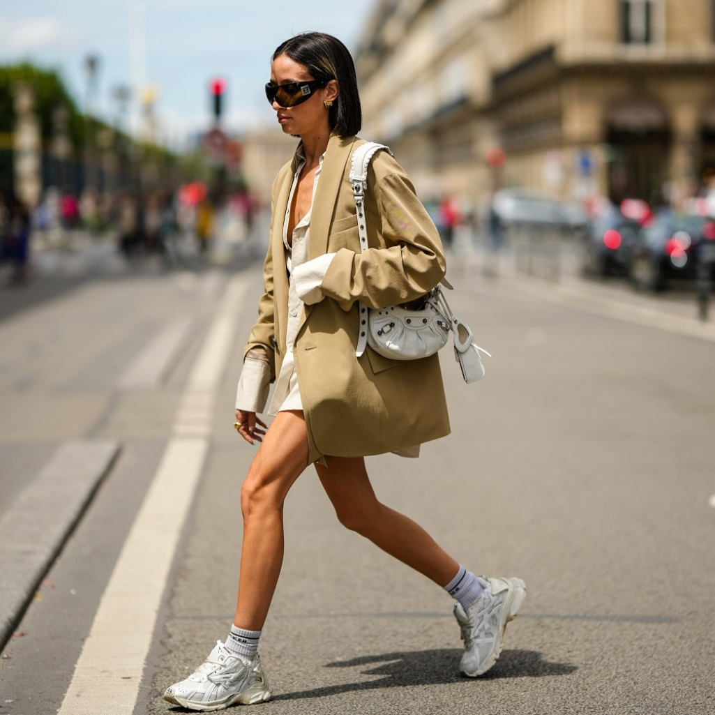 Shopping guide: 5 + 1 λινά blazers για να αναβαθμίσεις τα καλοκαιρινά looks με τον πιο ντελικάτο τρόπο