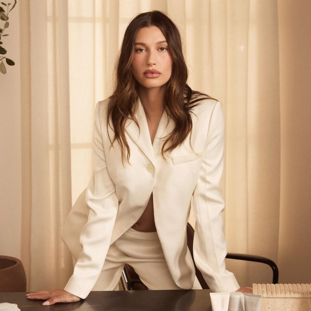 Η Rhode, το beauty brand της Χέιλι Μπίμπερ, εξαγοράστηκε από την e.l.f. Beauty έναντι του αστρονομικού ποσού του 1 δισ. δολαρίων