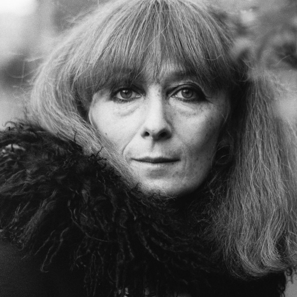 Sonia Rykiel: Η βασίλισσα του πλεκτού και η επανάσταση που έφερε στη μόδα