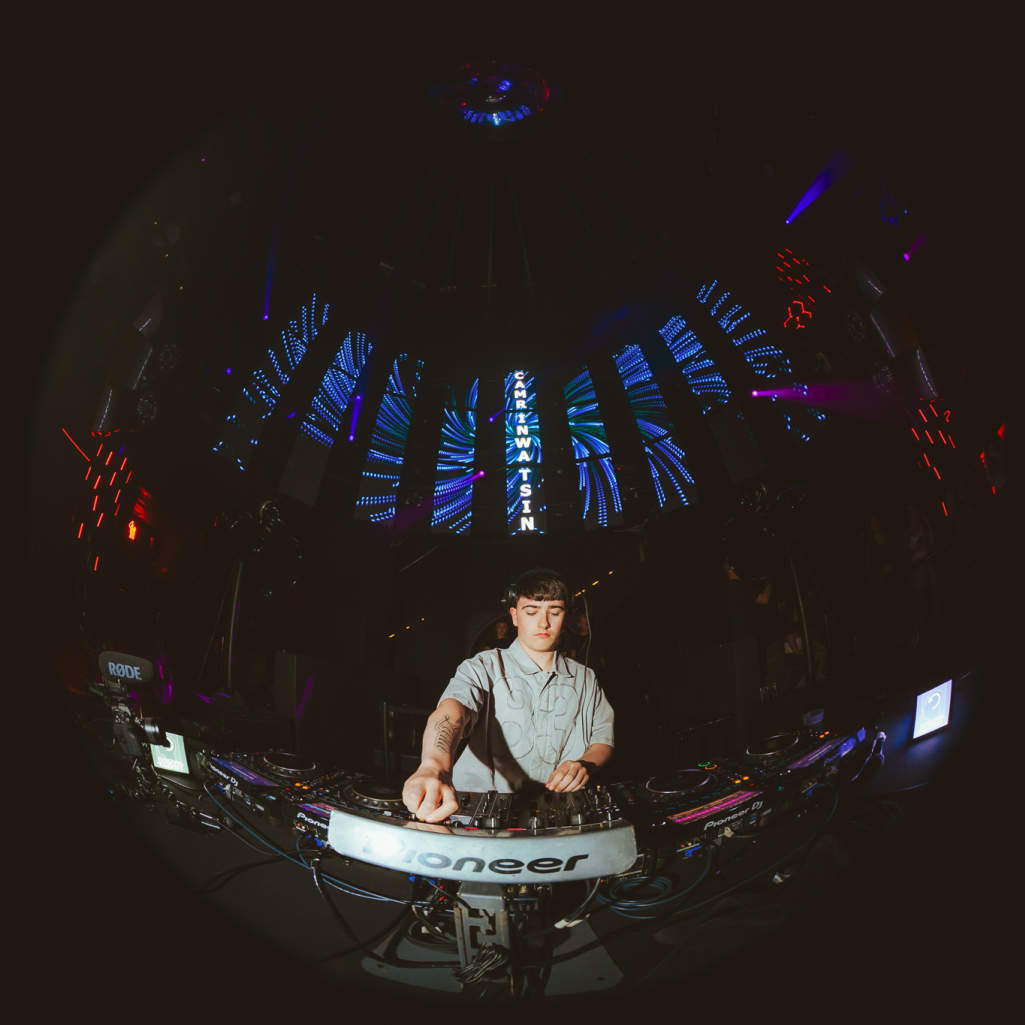 BERSHKA MUSIC x CAMRINWATSIN: H Bershka Music επενδύει στα ανερχόμενα ταλέντα με την κυκλοφορία του «Cry Baby»