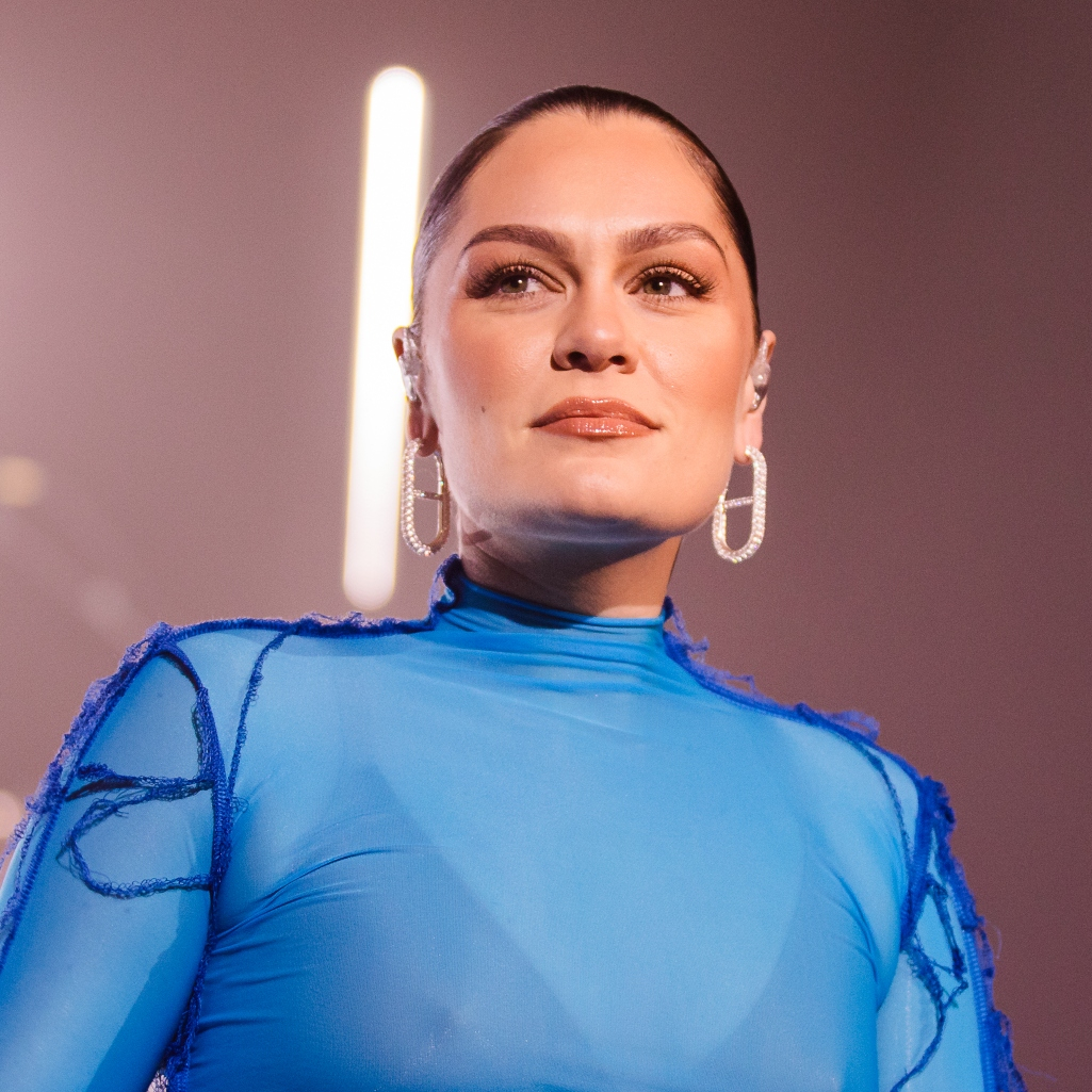 Jessie J: Αισιόδοξα τα νέα για την υγεία της, μετά την επέμβαση για τον καρκίνο του μαστού