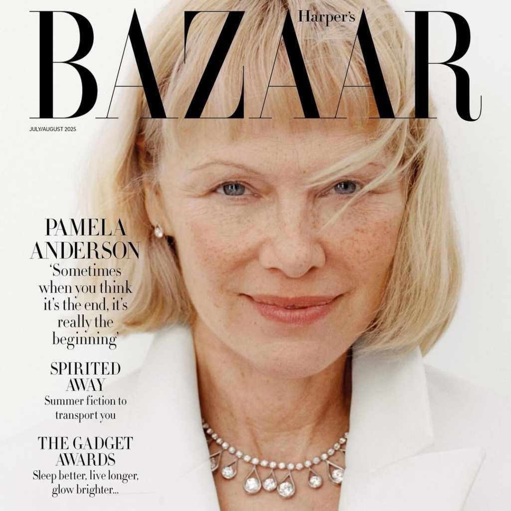 Πάμελα Άντερσον: Στο εξώφυλλο του Harper's Bazaar χωρίς φίλτρα και μακιγιάζ - "Θέλω να αμφισβητήσω τους κανόνες ομορφιάς"