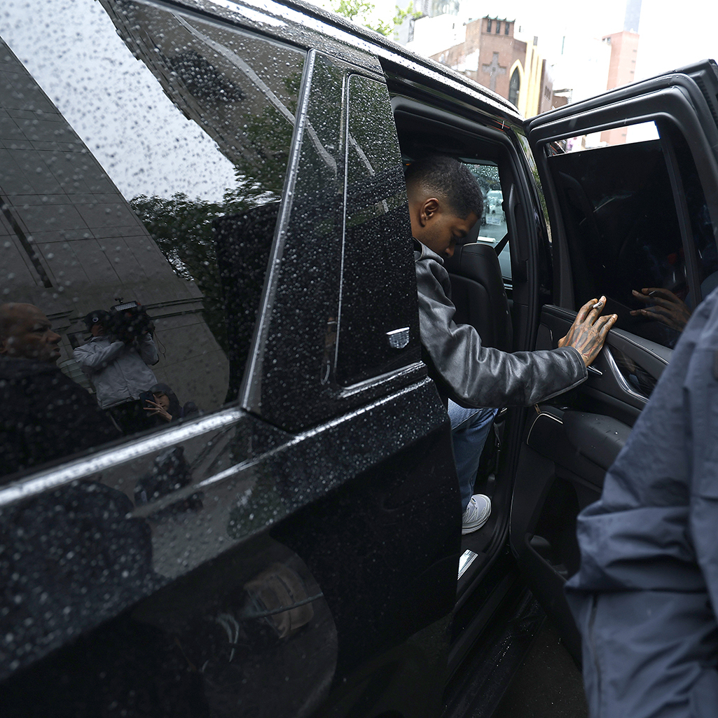Ο Κάνιε Γουέστ «εισβάλλει» στη δίκη του Diddy στηρίζοντάς τον
