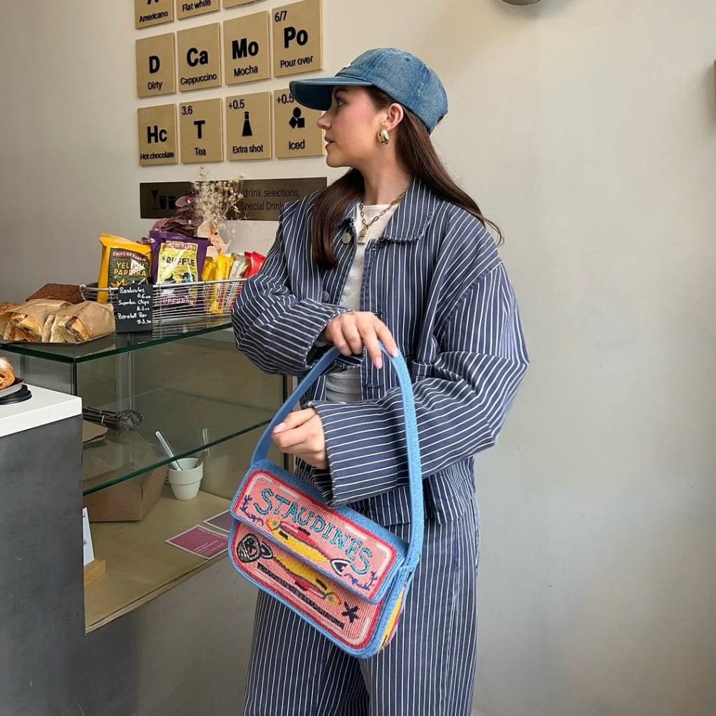 Sardine girl aesthetic: Πώς οι σαρδέλες και οι κονσέρβες τους έχουν γίνει το απόλυτο στοιχείο του καλοκαιριού