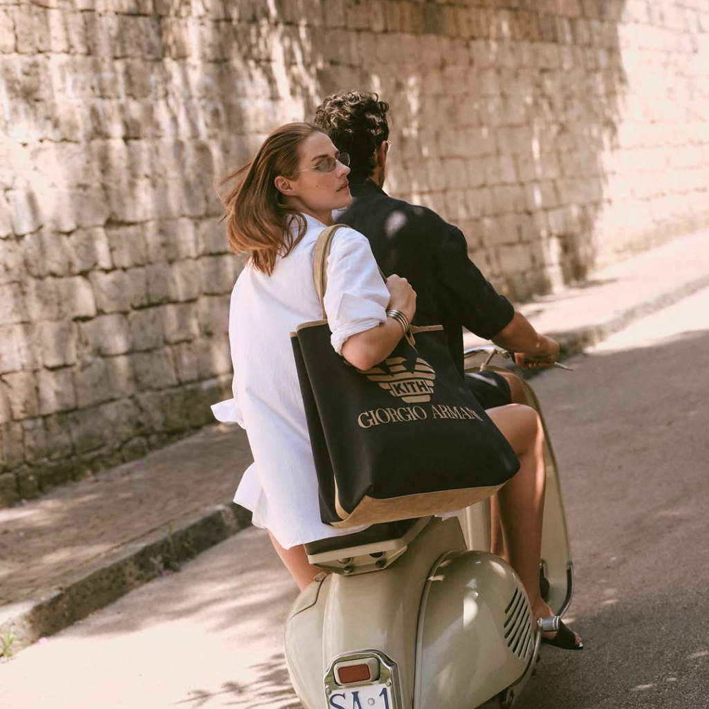 Giorgio Armani x Kith: Η δεύτερη συνεργασία τους για την capsule συλλογή Estate φέρνει την καλοκαιρινή αύρα στην πόλη