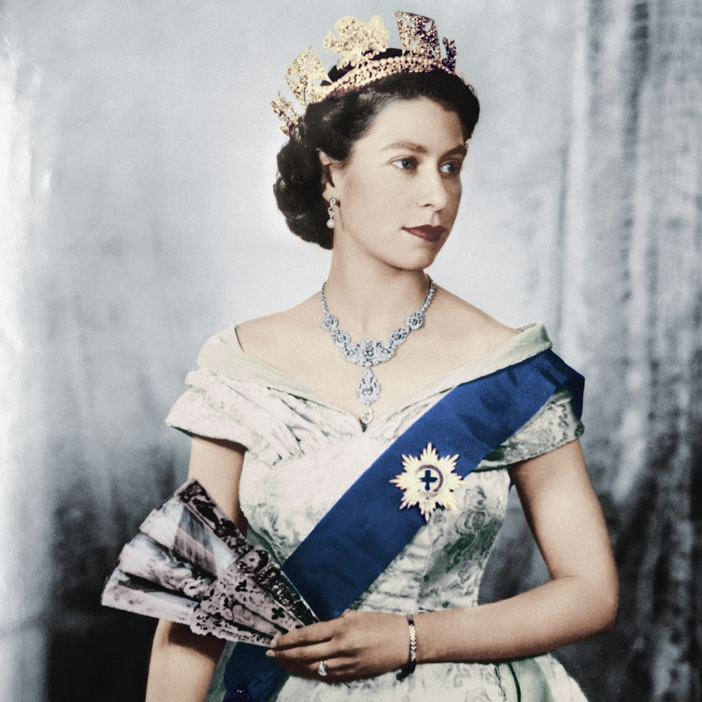 «Queen Elizabeth II: Her Life in Style»: Η μεγαλύτερη έκθεση μόδας προς τιμήν της Βασίλισσας Ελισάβετ