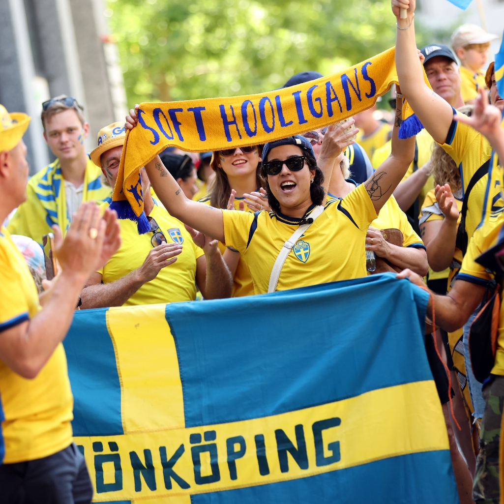 Women's EURO 2025: Ποιοι είναι οι «Soft Hooligans» που ονειρεύονται ένα ποδόσφαιρο χωρίς τοξικότητα