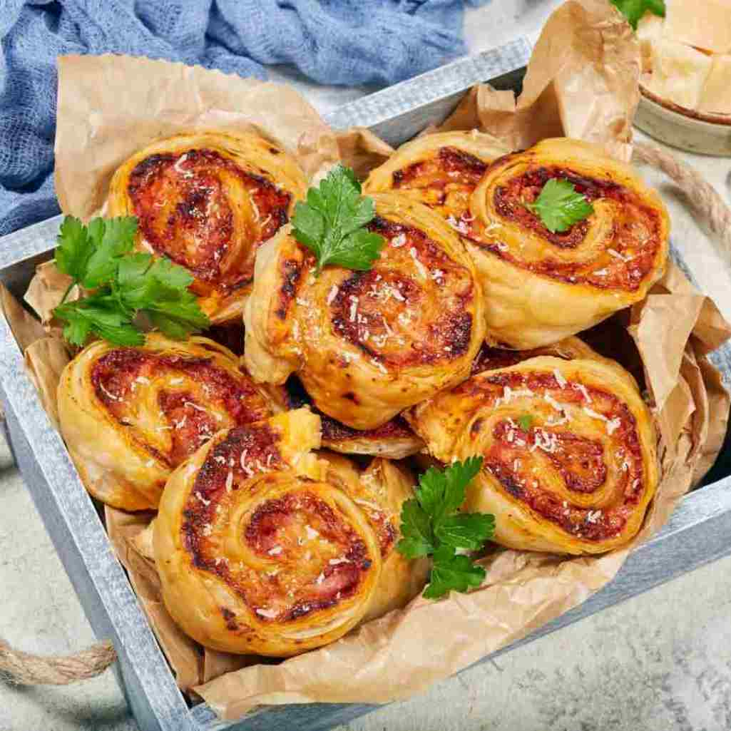 Γρήγορα ρολάκια σολομού: Το πιο νόστιμο finger food του καλοκαιριού