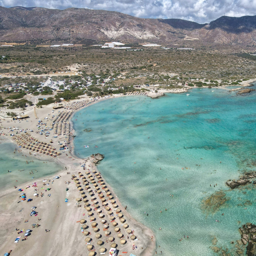 Οι δύο ελληνικές παραλίες που προτείνει το Tripadvisor για φέτος το καλοκαίρι
