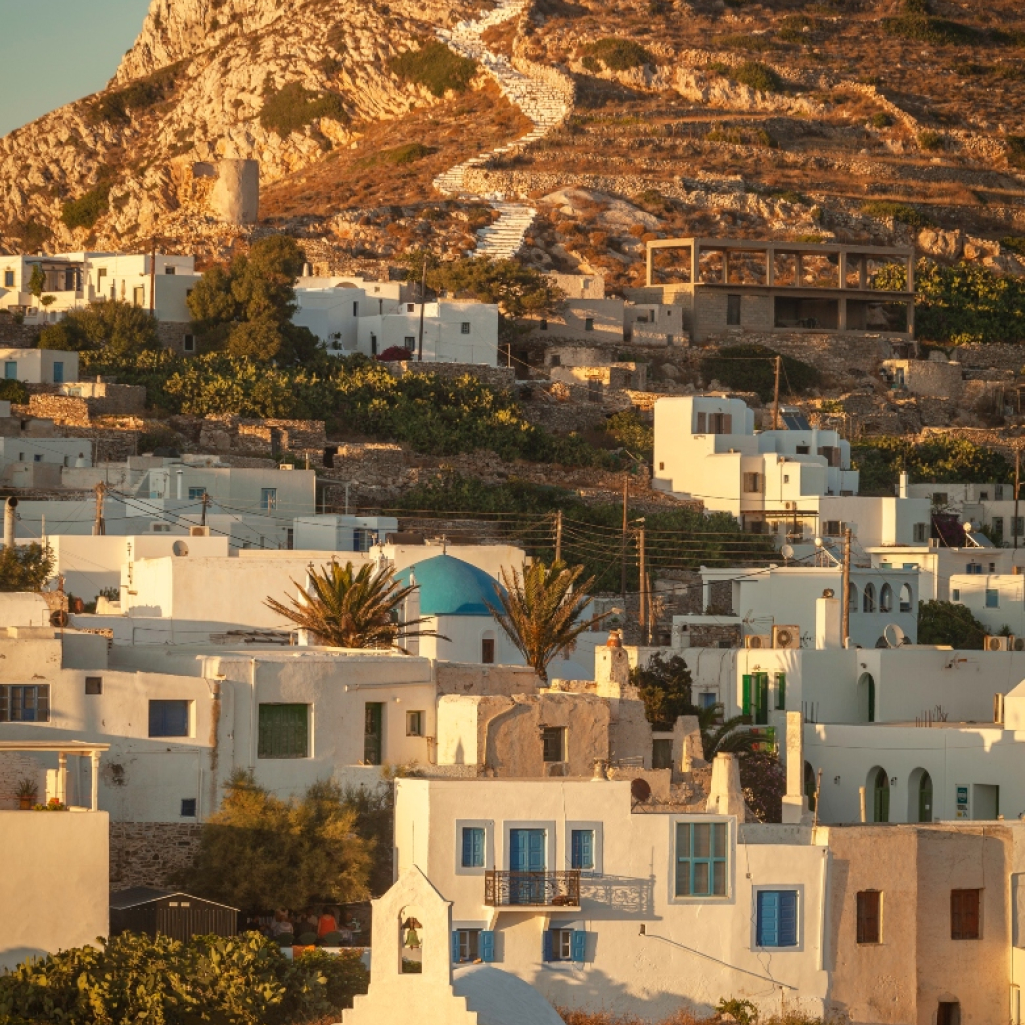 Λίγο κρασί, λίγο θάλασσα και την ησυχία μου - Το ιδανικό νησί των Κυκλάδων για διακοπές με χαλαρούς ρυθμούς