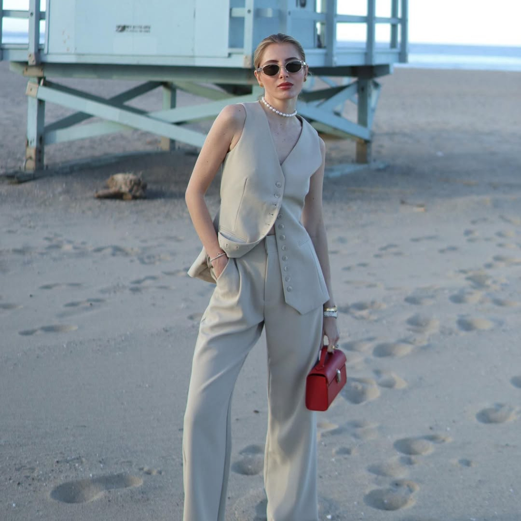 Αυγουστιάτικο office look; Έτσι θα φορέσεις το παντελόνι στο γραφείο μέχρι και το φθινόπωρο