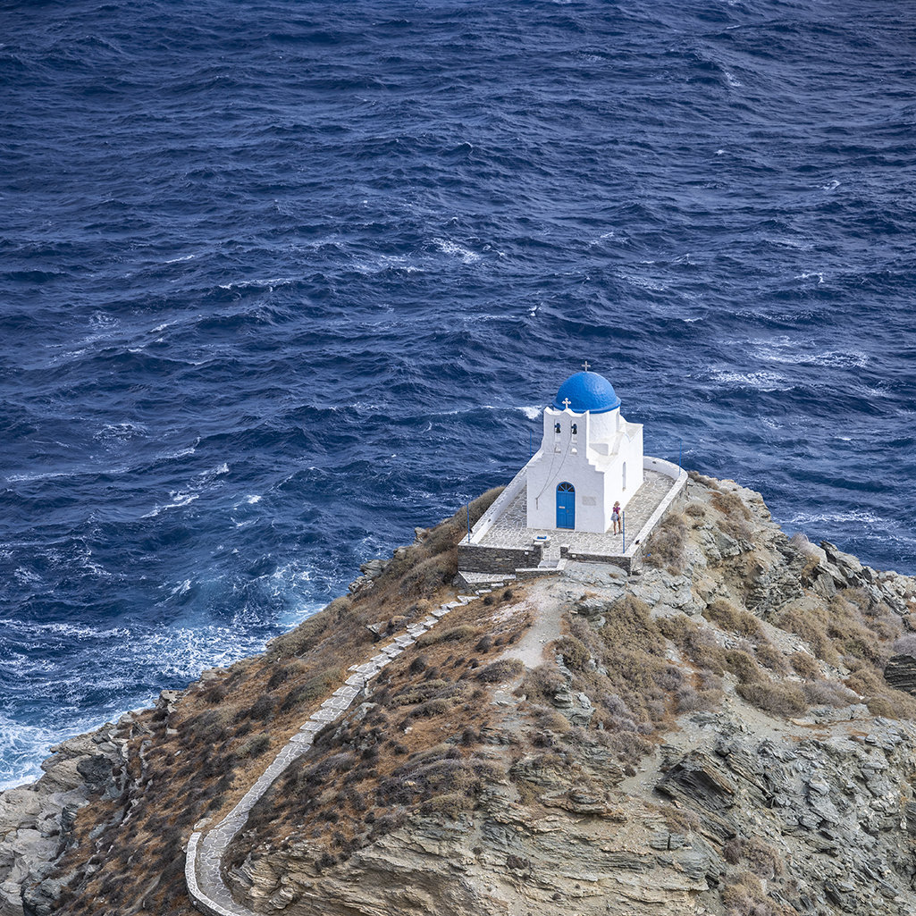 Διακοπές στη Σίφνο; Αυτές οι παραλίες θα σε μαγέψουν 